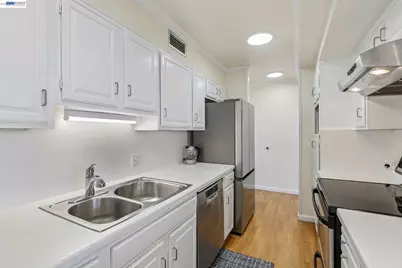 66 Cleary Ct #1109, San Francisco, CA 94109 - Photo 12