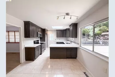 612 Tahos Rd, Orinda, CA 94563 - Photo 2