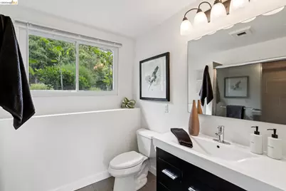 201 Crestmont, Oakland, CA 94619 - Photo 30