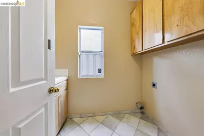 2404 Greentree Ct, Antioch, CA 94509 - Photo 10