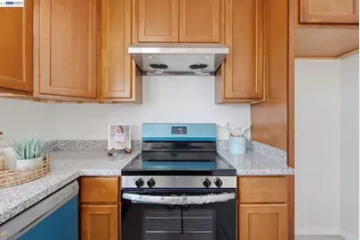 27803 Hummingbird Ct, Hayward, CA 94545 - Photo 12