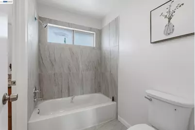 27803 Hummingbird Ct, Hayward, CA 94545 - Photo 32