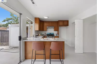 27803 Hummingbird Ct, Hayward, CA 94545 - Photo 8
