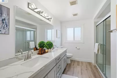 1204 Vistagrand Dr, San Leandro, CA 94577 - Photo 44