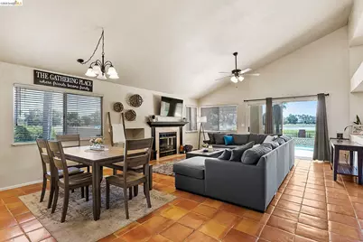 2244 Colonial Ct, Discovery Bay, CA 94505 - Photo 6
