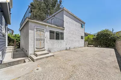 1075 53rd St, Oakland, CA 94608 - Photo 34