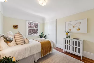 1075 53rd St, Oakland, CA 94608 - Photo 20
