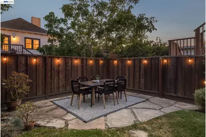 815 45th St, Oakland, CA 94608 - Photo 52