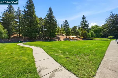364 Flaming Oak Dr, Pleasant Hill, CA 94523 - Photo 44