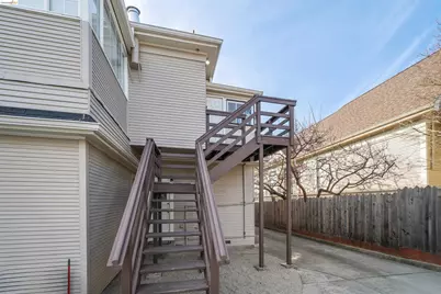 2923 Wheeler St, Berkeley, CA 94705 - Photo 32