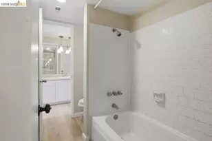 2400 Larkspur Ln, Sacramento, CA 95825 - Photo 10