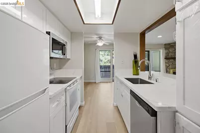 2400 Larkspur Ln #APT 264, Sacramento, CA 95825 - Photo 2
