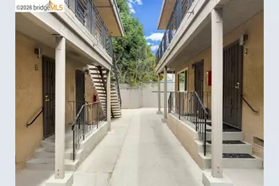 1533 Harmon St, Berkeley, CA 94703 - Photo 12