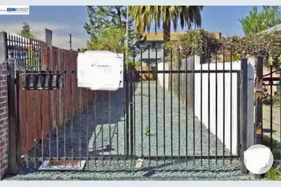 9625 Cherry St, Oakland, CA 94603 - Photo 12