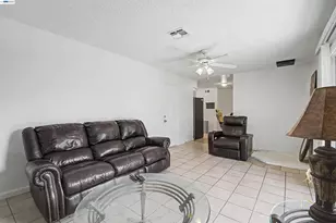 204 Clemmensen Ave, Madera, CA 93637 - Photo 8