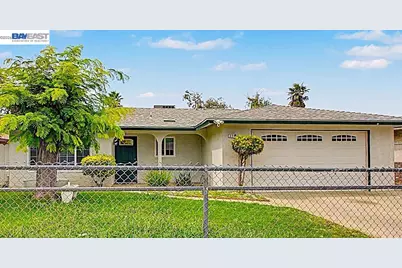 204 Clemmensen Ave, Madera, CA 93637 - Photo 1