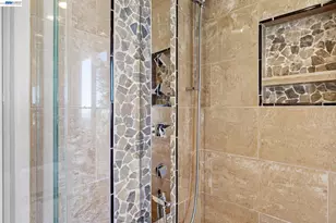 8249 Skyline Cir, Oakland, CA 94605 - Photo 22