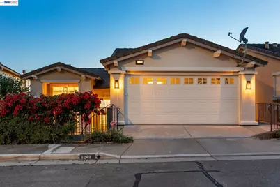 8249 Skyline Cir, Oakland, CA 94605 - Photo 2