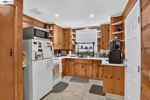 20843 Chester St, Castro Valley, CA 94546 - Photo 16