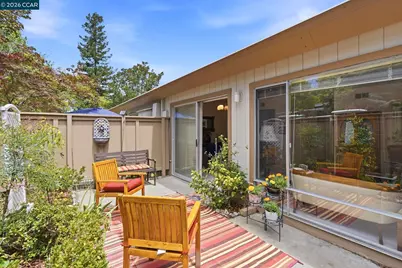 2424 Tice Creek Dr #3, Walnut Creek, CA 94595 - Photo 2