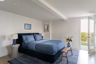 17440 Revello Dr, Pacific Palisades (los Angeles), CA 90272 - Photo 12