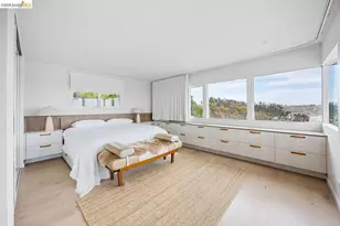 17440 Revello Dr, Pacific Palisades (los Angeles), CA 90272 - Photo 22