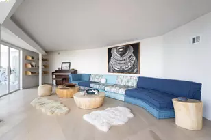 17440 Revello Dr, Pacific Palisades (los Angeles), CA 90272 - Photo 6