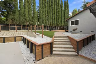 1084 Jamie Dr, Concord, CA 94518 - Photo 28