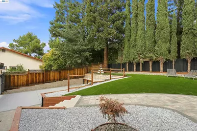 1084 Jamie Dr, Concord, CA 94518 - Photo 30