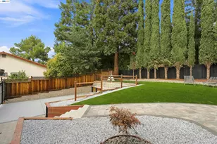 1084 Jamie Dr, Concord, CA 94518 - Photo 30