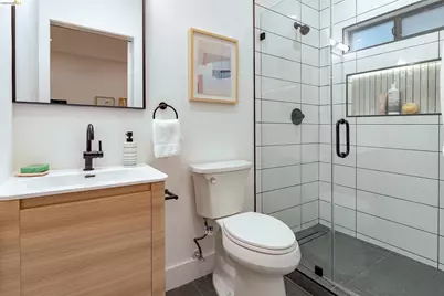546 61st St, Oakland, CA 94609 - Photo 62