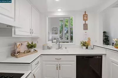 1252 Singingwood Ct. #3, Walnut Creek, CA 94595 - Photo 12