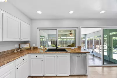 2715 Lyon Cir, Concord, CA 94518 - Photo 12