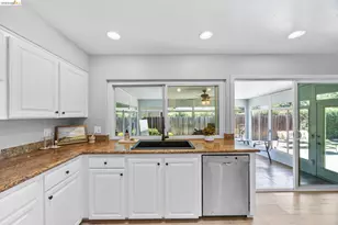 2715 Lyon Cir, Concord, CA 94518 - Photo 12