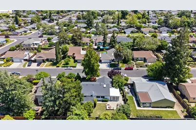2715 Lyon Cir, Concord, CA 94518 - Photo 38