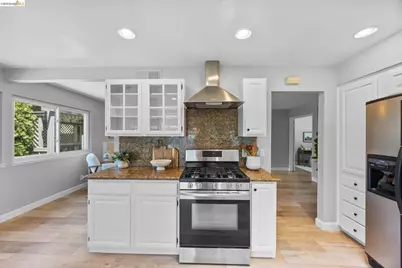 2715 Lyon Cir, Concord, CA 94518 - Photo 10