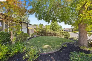 2715 Lyon Cir, Concord, CA 94518 - Photo 40