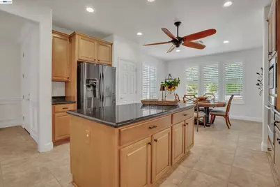2472 Shadow Berry Dr, Manteca, CA 95336 - Photo 12