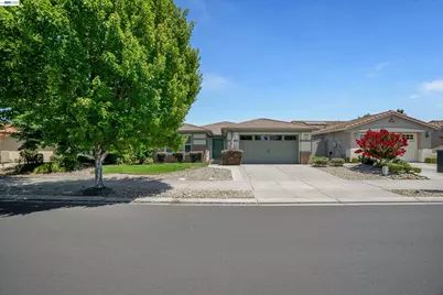 2472 Shadow Berry Dr, Manteca, CA 95336 - Photo 4