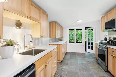 1101 Mountain Blvd, Oakland, CA 94611 - Photo 22