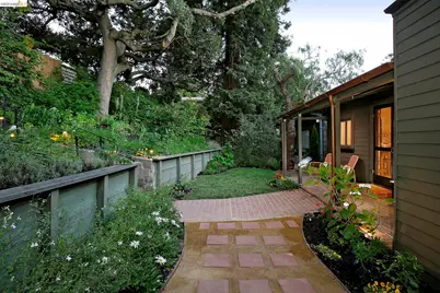 1101 Mountain Blvd, Oakland, CA 94611 - Photo 2