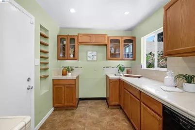 25826 Bryn Mawr Ave, Hayward, CA 94542 - Photo 24