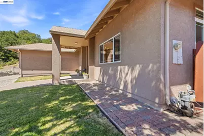 210 Amend Ct, El Sobrante, CA 94803 - Photo 4