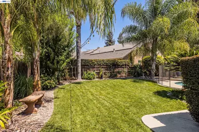 3448 Howard Ct, Visalia, CA 93292 - Photo 32