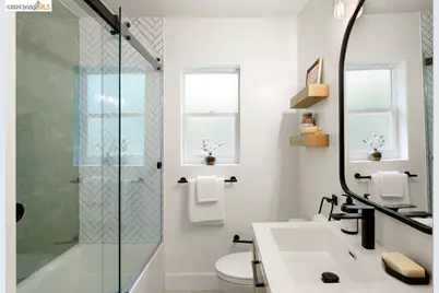 4504 Fairbairn Ave, Oakland, CA 94619 - Photo 22