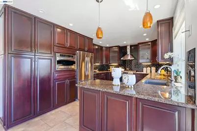 883 Dover Cir, Benicia, CA 94510 - Photo 10