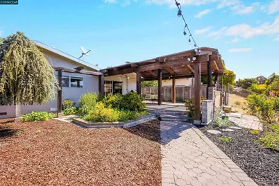 2535 Francis Dr, Pinole, CA 94564 - Photo 44