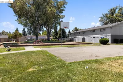 200 Del Luz Ct, Fairfield, CA 94533 - Photo 24