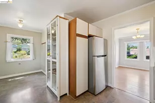 7526 Greenly Dr, Oakland, CA 94605 - Photo 10
