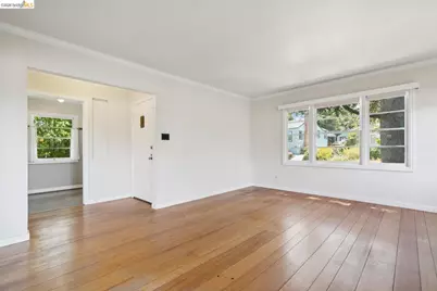 7526 Greenly Dr, Oakland, CA 94605 - Photo 4